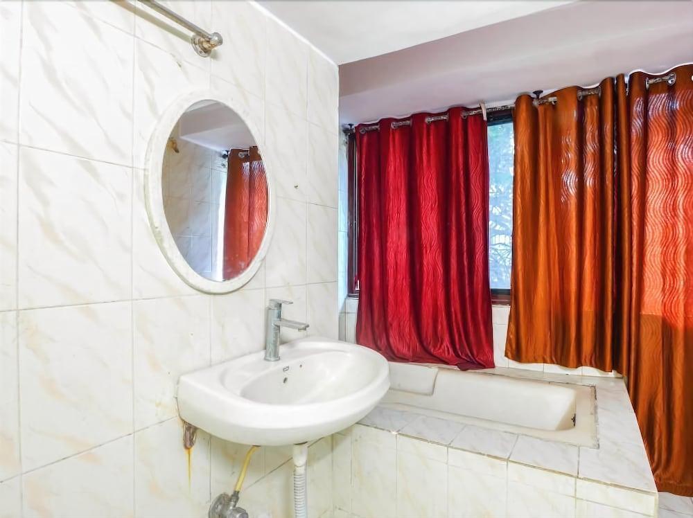 Hotel Evergreen Мумбай Екстериор снимка