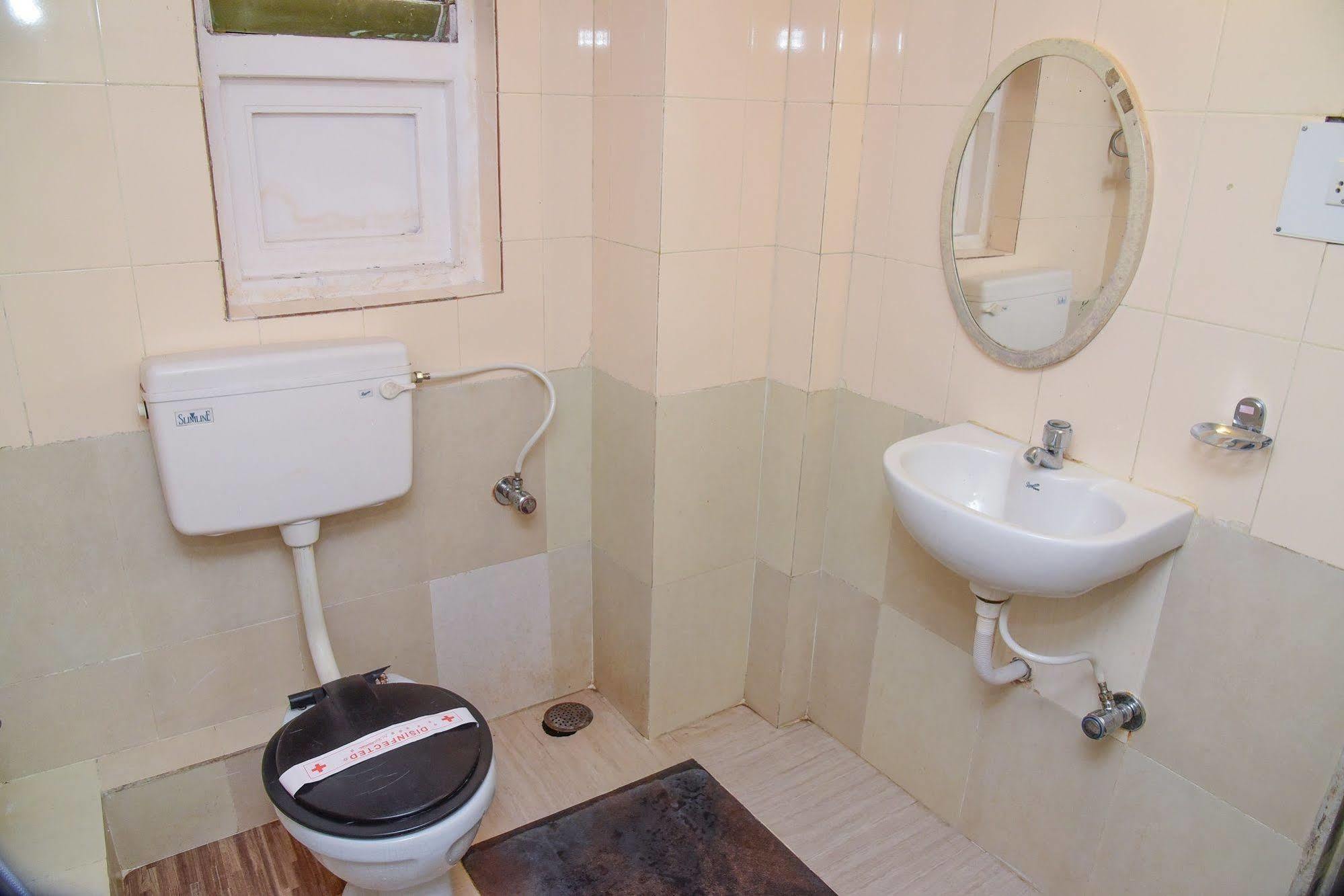 Hotel Evergreen Мумбай Екстериор снимка