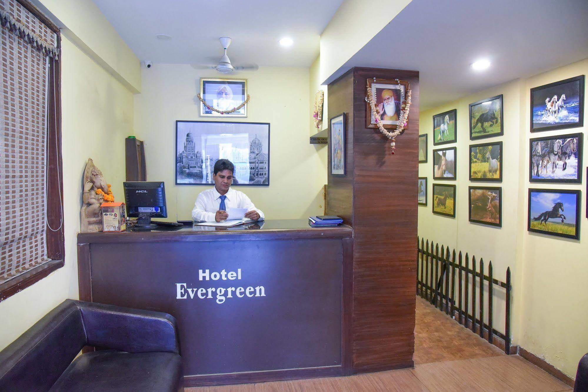 Hotel Evergreen Мумбай Екстериор снимка