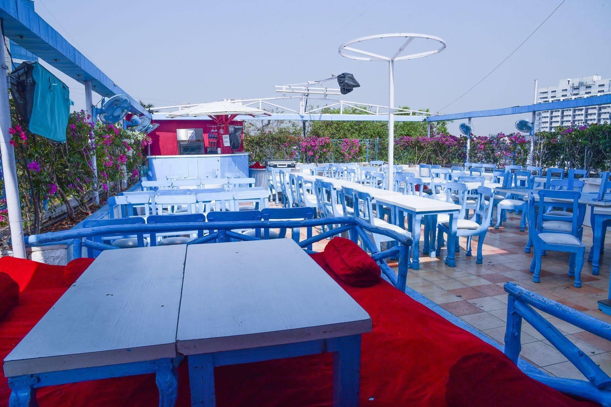 Hotel Evergreen Мумбай Екстериор снимка